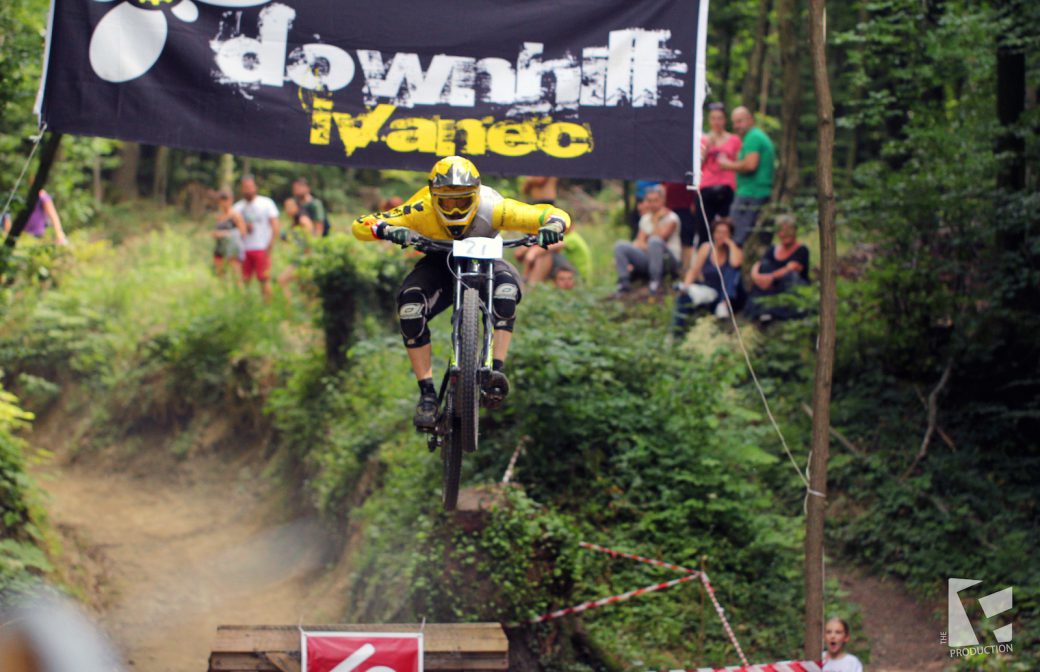 Downhill Ivanec 2015 ESR Team
